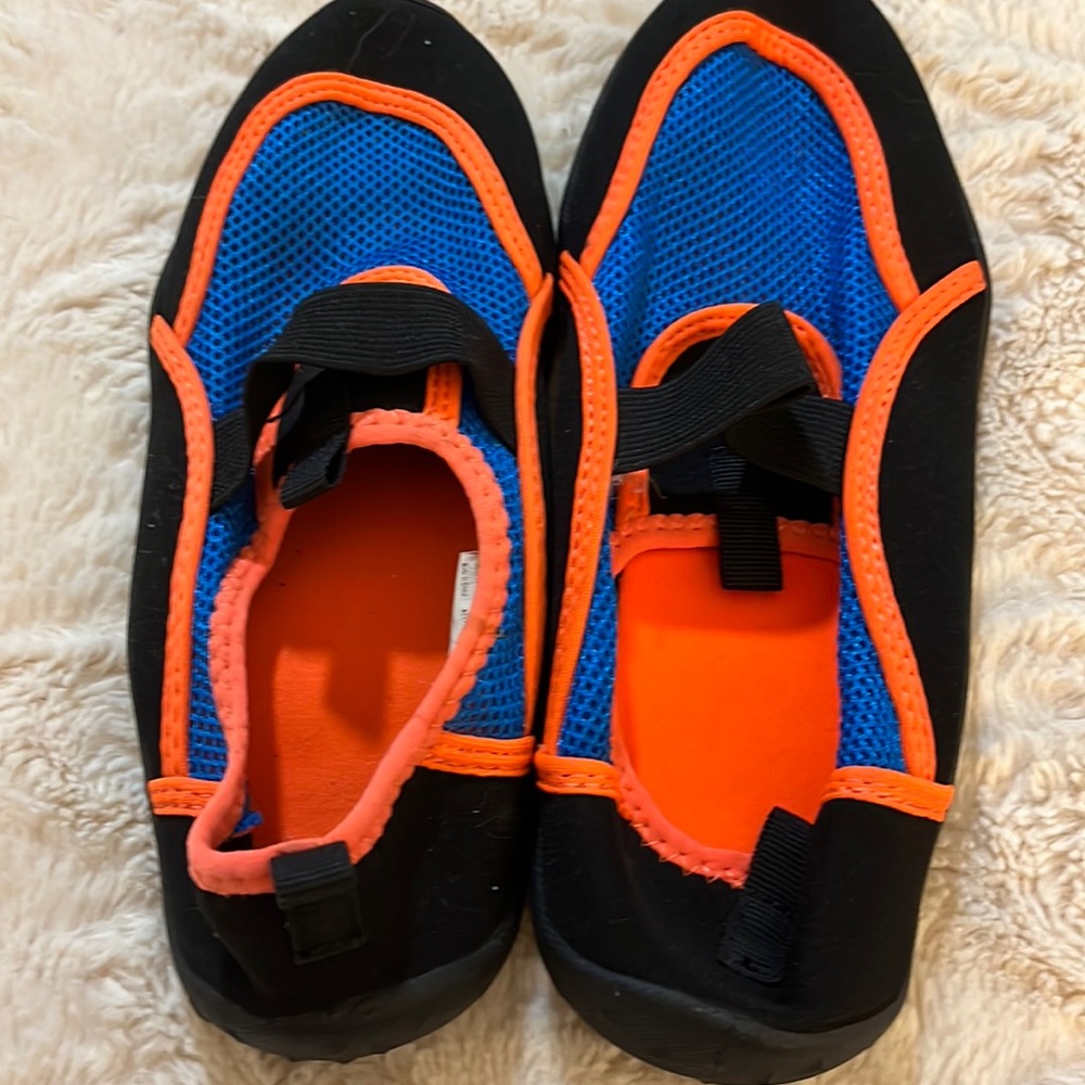 One time worn swim shoes  Blue/ Orange Size L(2-3)